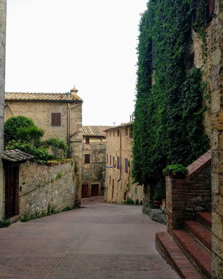 Il Prunello - Una Casa Tra Le Torri Сан Джиминяно Екстериор снимка