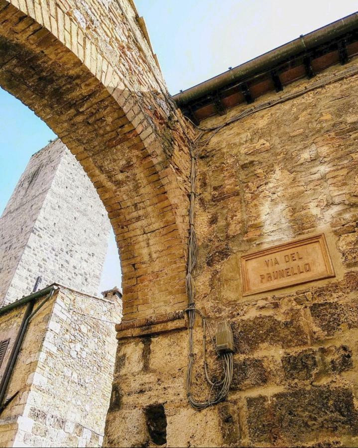 Il Prunello - Una Casa Tra Le Torri Сан Джиминяно Екстериор снимка